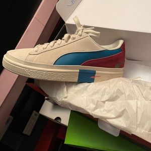 Brand new suede Puma sneakers